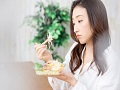 「夏バテと免疫低下の関係」隠れ栄養失調に注意しよう