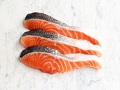 秋の味覚「鮭」の優れた栄養効果